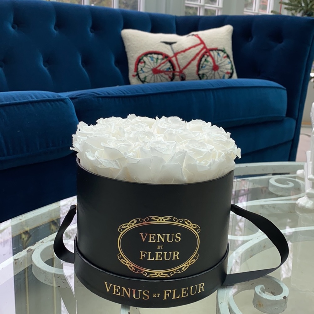 Venus Et Fleur Small Round Flower Box